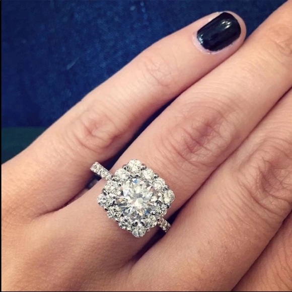 New 925 Silver Round Radiant White Sapphire Ring - Picture 3 of 4